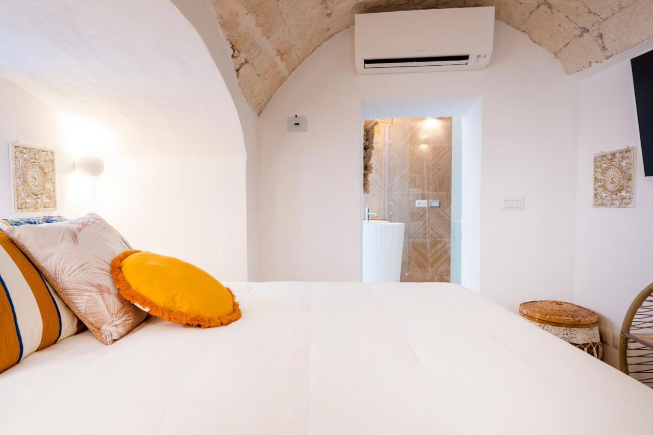 Apulia Charming Suites - Casa Lonfo Suite Sole Monopoli Exterior foto